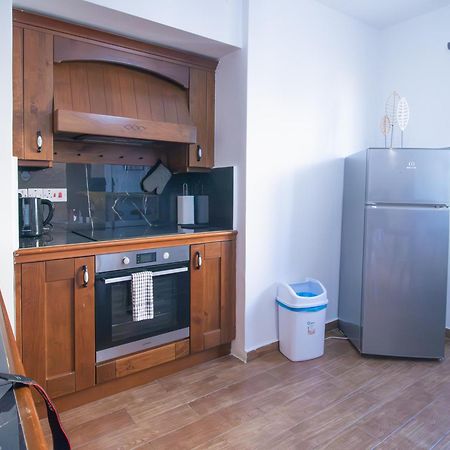 Maestro Sea - View Apartment Larnaca Buitenkant foto