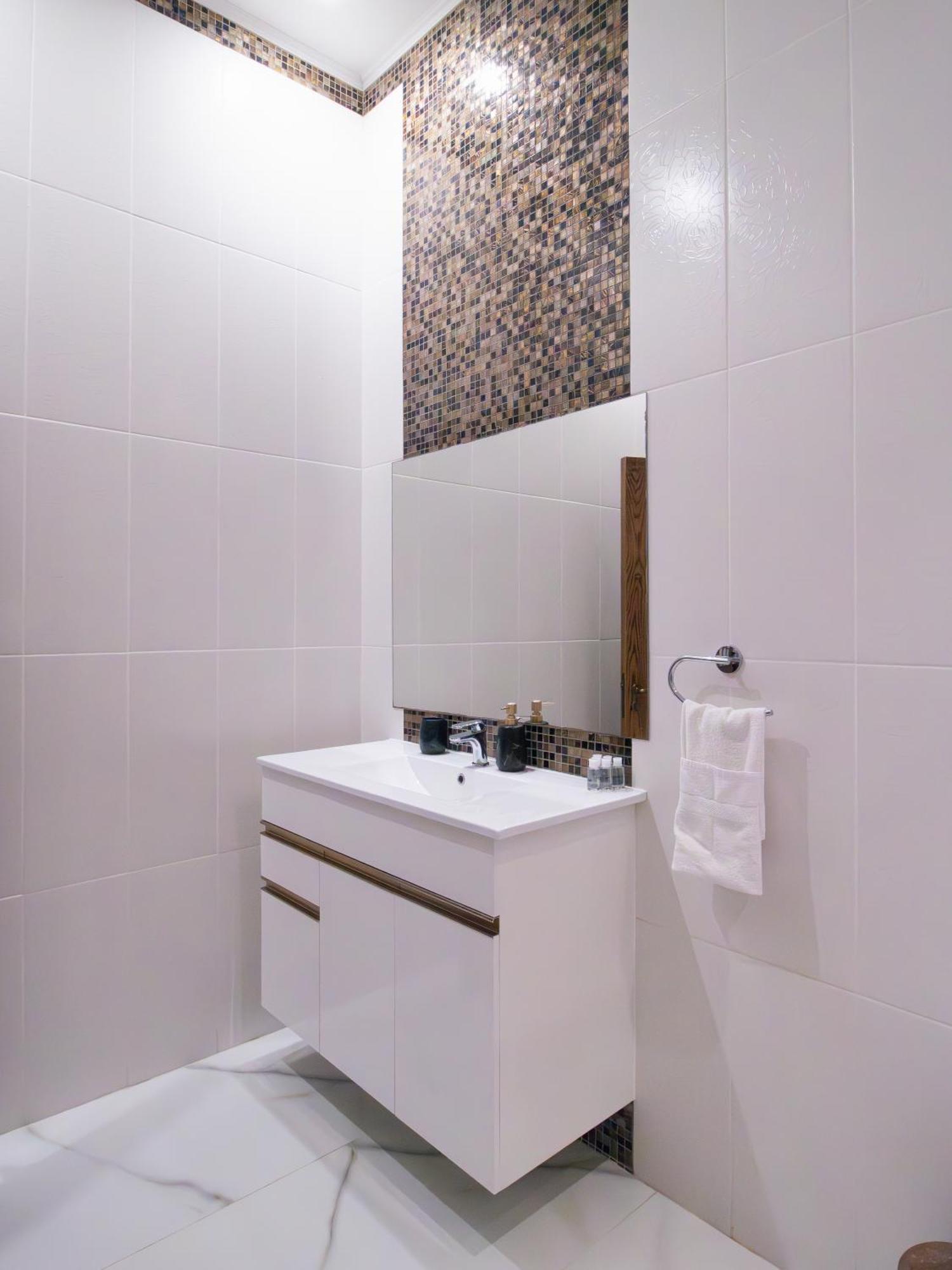 Maestro Sea - View Apartment Larnaca Buitenkant foto