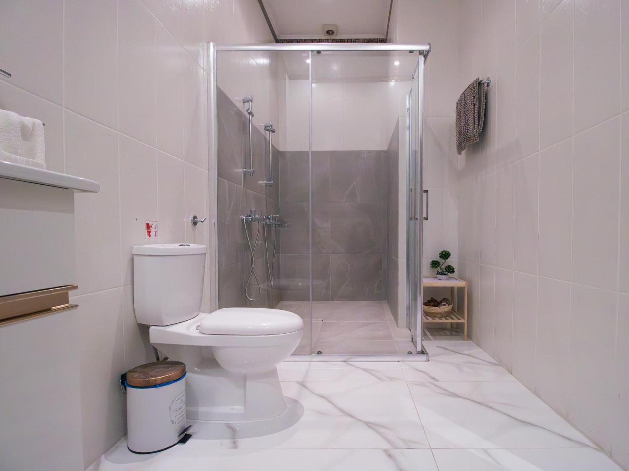 Maestro Sea - View Apartment Larnaca Buitenkant foto