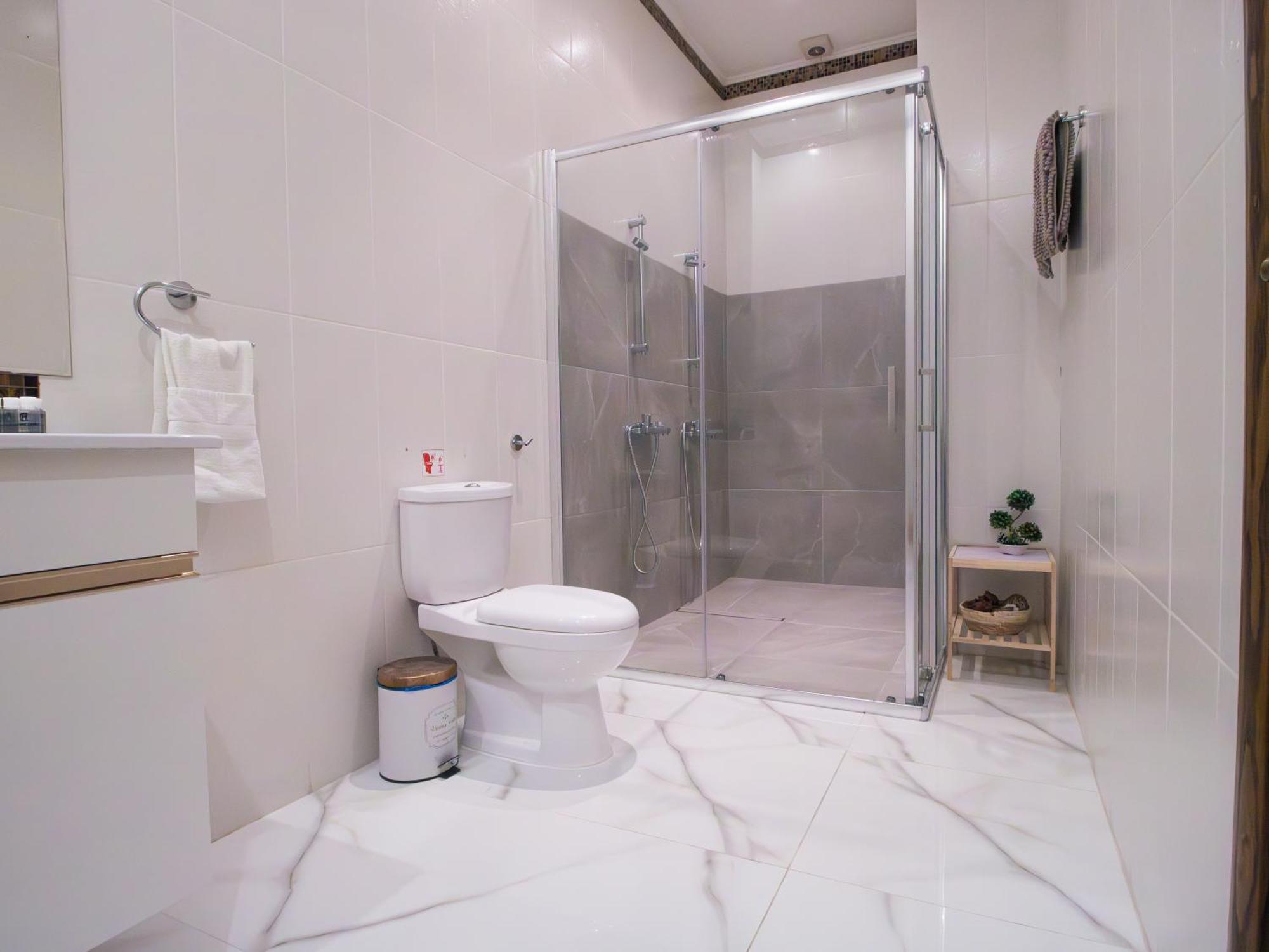 Maestro Sea - View Apartment Larnaca Buitenkant foto